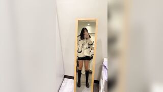 《台灣情侶泄密》冒充經紀人讓漂亮的小姐姐掰開鮑魚看看是否處女