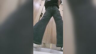 女廁偷拍 多個美女小姐姐拉大便 尿尿-24