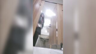 女廁偷拍 多個美女小姐姐拉大便 尿尿-29