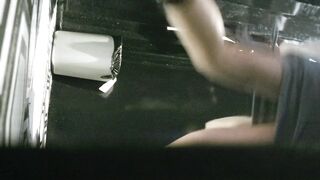 廁所偷拍 多個美女尿尿 - 07