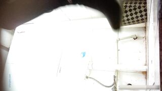 廁所偷拍 多個美女尿尿 - 09