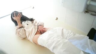 廁所偷拍 多個美女尿尿 - 17