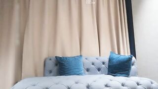 小寶尋花 短褲小姐姐沒穿下衣 情慾沸騰 雞巴硬邦邦 騎乘抽插猛力碰撞