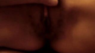 拔開醉酒女友的小穴