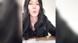 女大生_楊雅淇_校園露出喝尿裸聊 -3