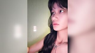 女大生_楊雅淇_校園露出喝尿裸聊 -8