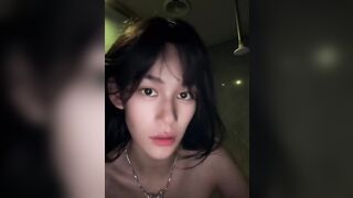 女大生_楊雅淇_校園露出喝尿裸聊 -5
