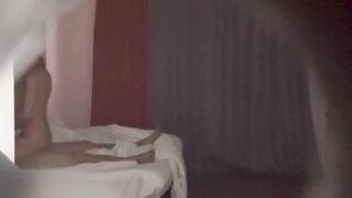 偷拍大學生電競酒店內瘋狂做愛-01
