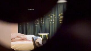 偷拍大學生電競酒店內瘋狂做愛-14