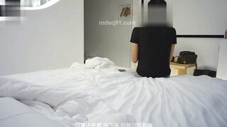 老司機探花 商務套房約炮長腿豐臀外圍女 吹拉彈唱讓人欲罷不能 雞巴上墊一張紙